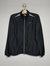 Geaca Nike - marimea M - Intre Umerase